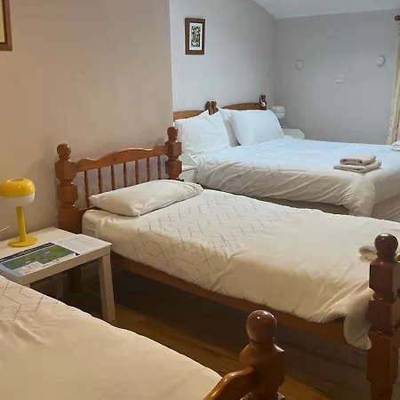 Lavelle's Seaside House & Mickey's Bar 4* Achill Sound