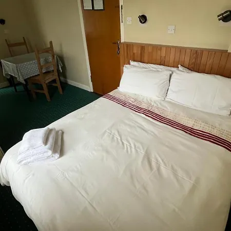 Lavelle's Seaside House & Mickey's Bar 4*