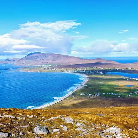 Lavelle's Seaside House & Mickey's Bar 4*