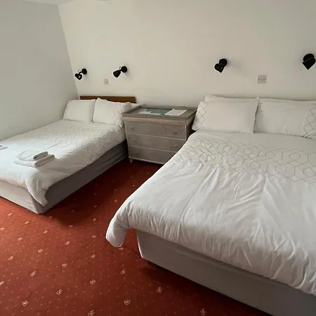 Lavelle's Seaside House & Mickey's Bar Bed and Breakfast