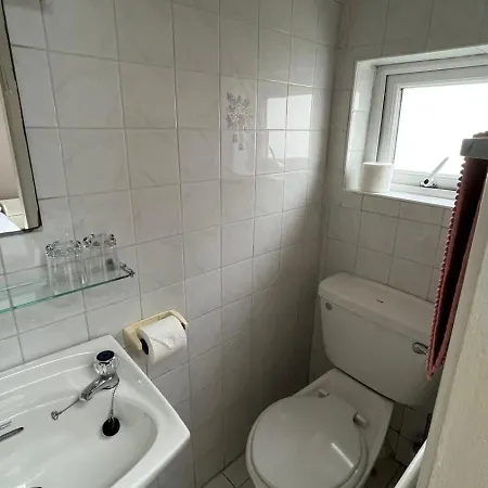 Lavelle's Seaside House & Mickey's Bar 4* Achill Sound