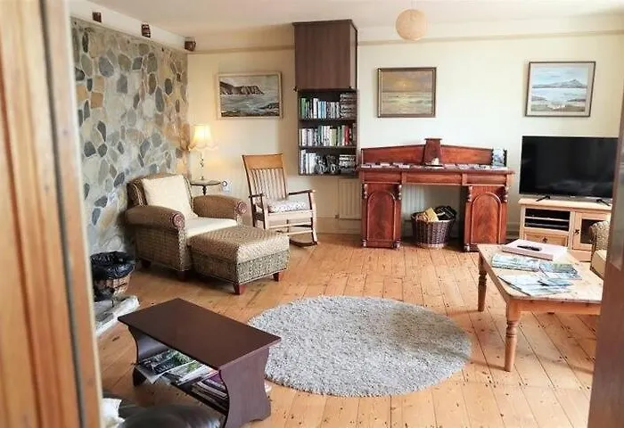 Lavelle's Seaside House & Mickey's Bar Отель типа 