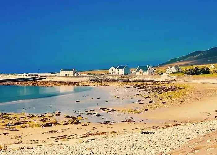 Lavelle's Seaside House & Mickey's Bar 4* Achill Sound