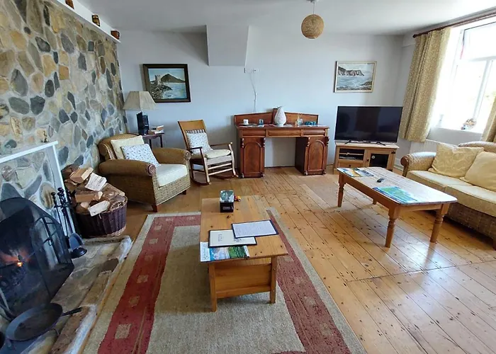 Lavelle's Seaside House & Mickey's Bar B&B Achill Sound