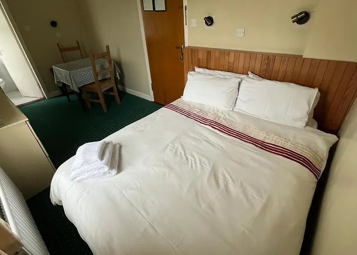 Lavelle's Seaside House & Mickey's Bar 4*