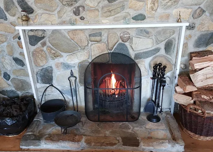 B&B Lavelle's Seaside House & Mickey's Bar Achill Sound