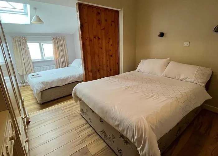 B&B Lavelle's Seaside House & Mickey's Bar Achill Sound