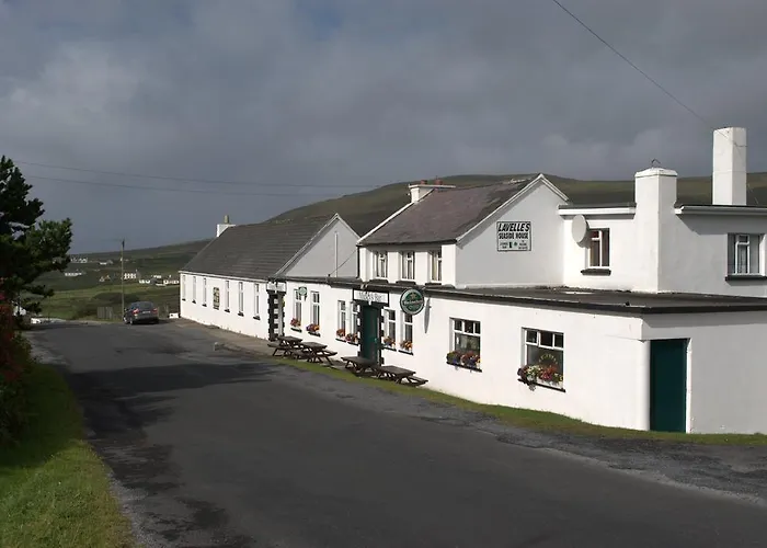 Lavelle's Seaside House & Mickey's Bar B&B Achill Sound